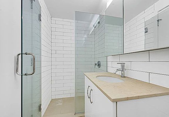 4th image of 165 Ludlow St #1N