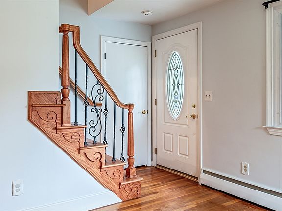 5th image of 253 Central St