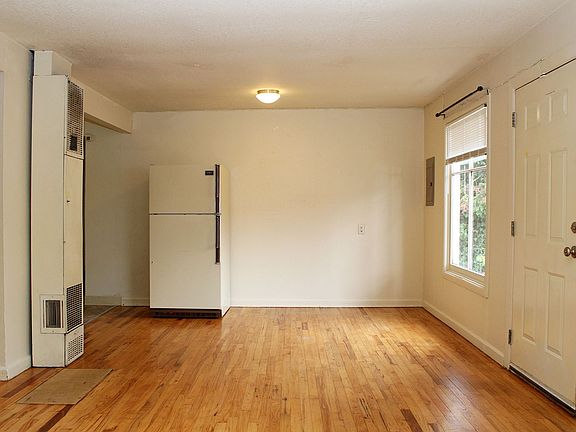 5th image of 10605 SE Bush St #10605A