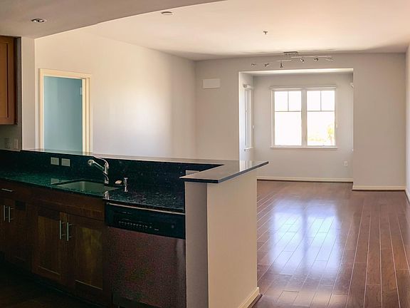 3rd image of 350 Broderick St APT 411