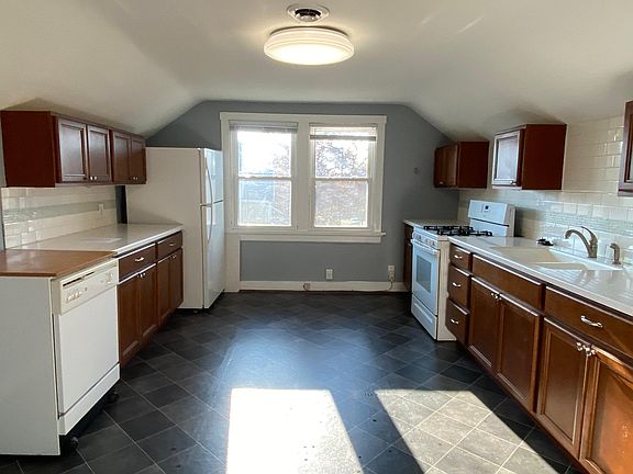 2nd image of 2308 Monroe Ave APT 5