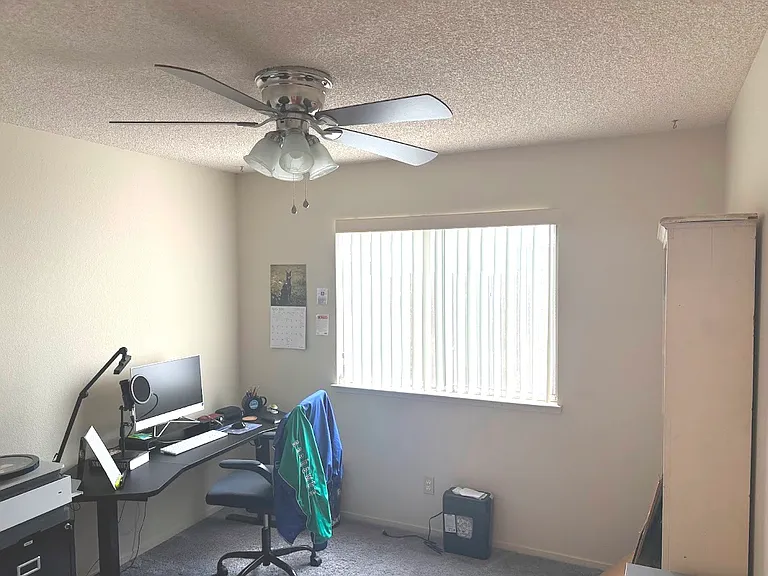 4062 Glendale Ct — Photo 12