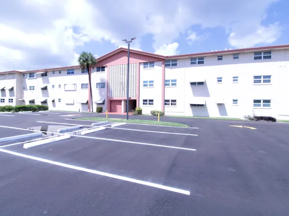 5300 WASHINGTON Street #P236, Hollywood, FL 33021