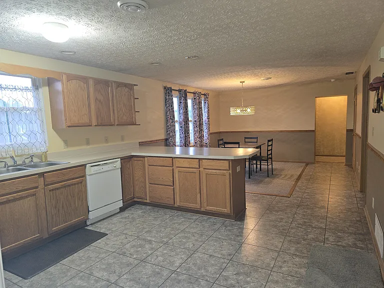 398 E Mound St #RR — Photo 3