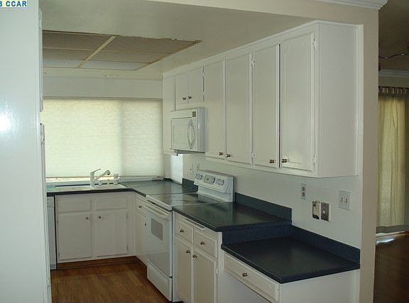 3rd image of 570 Malbec Ct