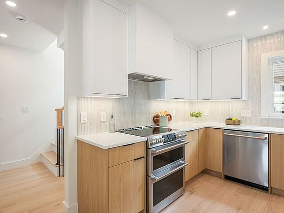 5th image of 144-146 Webster St