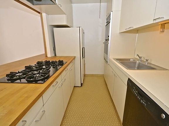 4th image of 337 W 29th St APT 3
