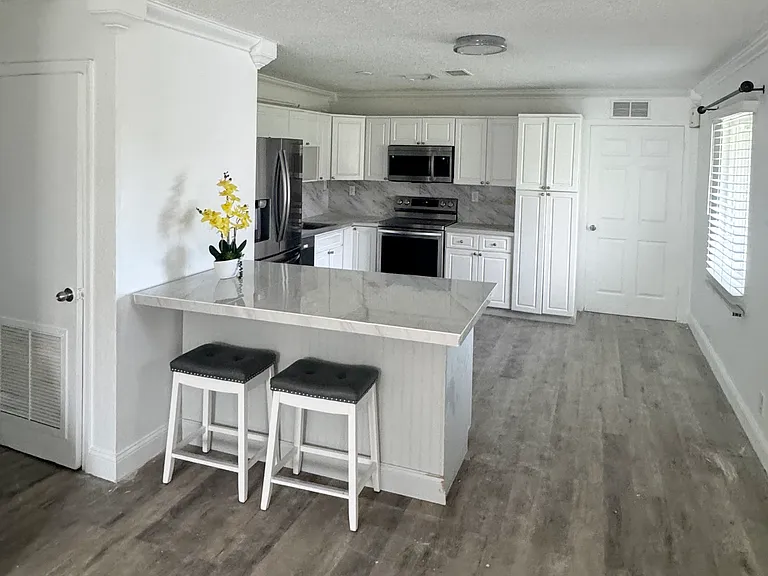 8151 SW 7th St — Photo 3