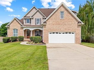 5220 Vineleaf Ct, Clemmons, NC 27012