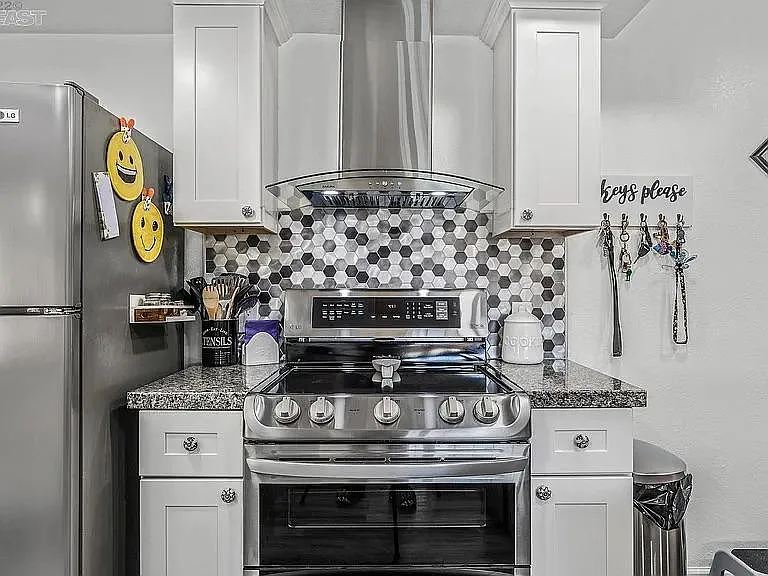 1375 Michelle Ave — Photo 8