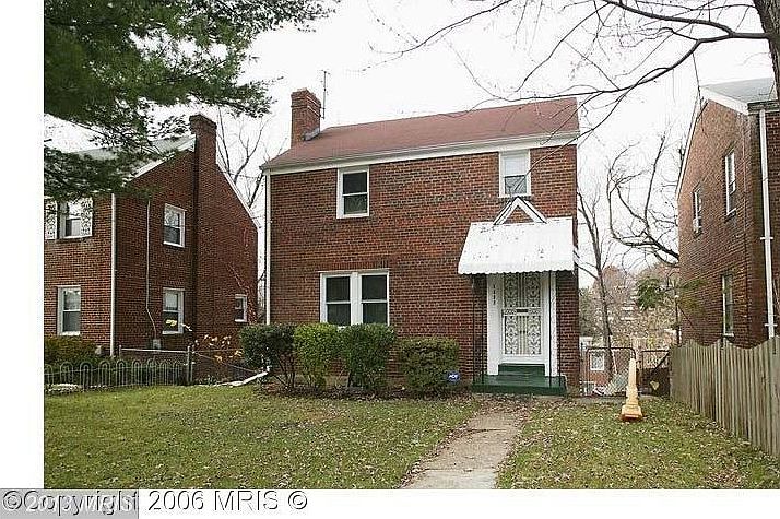 2nd image of 1817 41st Pl SE