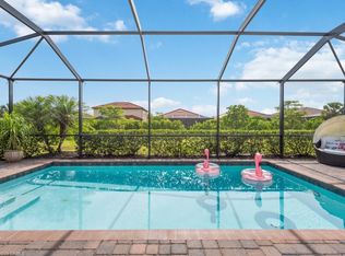 1565 Vizcaya Ln, Naples, FL 34113