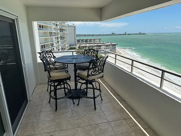 1750 Ben Franklin Dr APT 10A, Sarasota, FL 34236