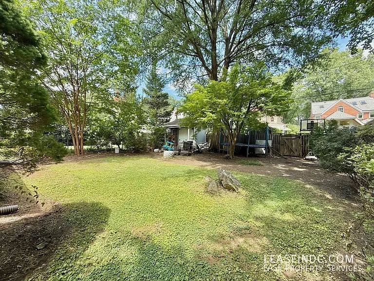 4825 Butterworth Pl NW — Photo 35