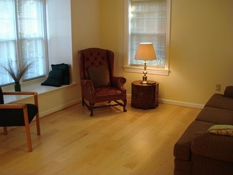 4th image of 2524A N Fairfax Dr