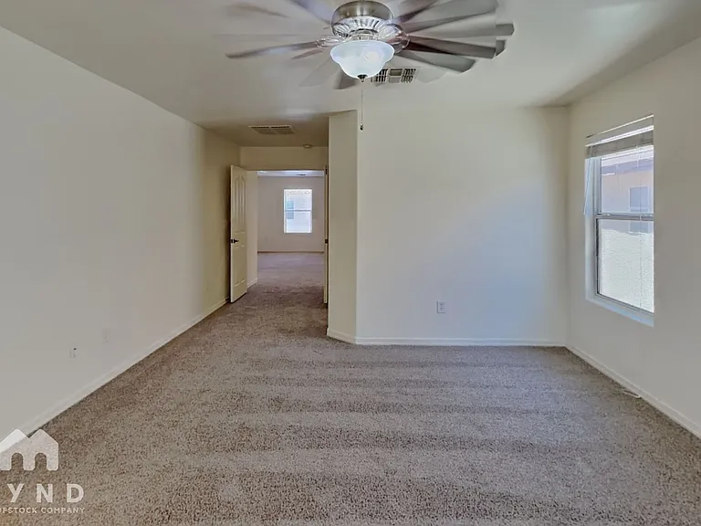 7056 S Greeneyes Ln — Photo 9