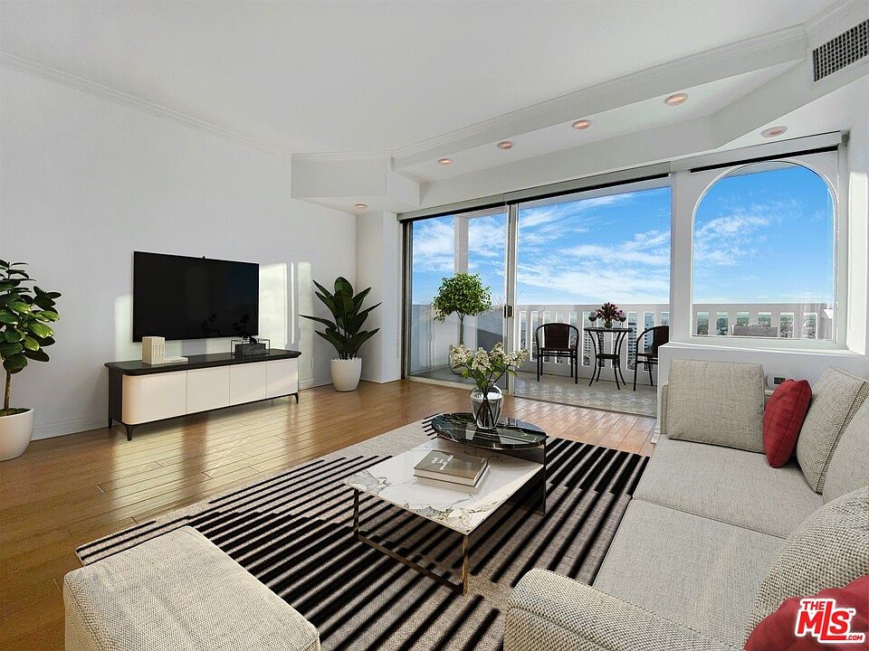 1st image of 999 N Doheny Dr APT 809
