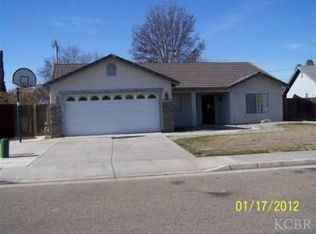 1118 Summer Field Dr, Hanford, CA 93230