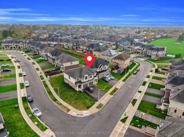 92 Aquasanta Cres, Hamilton, ON L9B 2K8