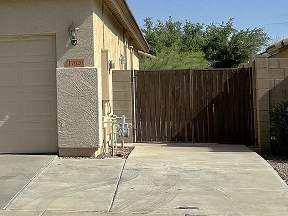 3rd image of 17020 W BRISTOL Lane
