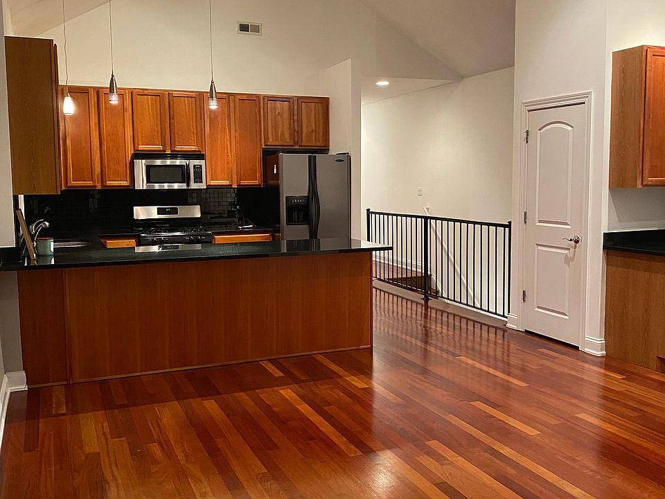 1st image of 6635 W Belmont Ave #3