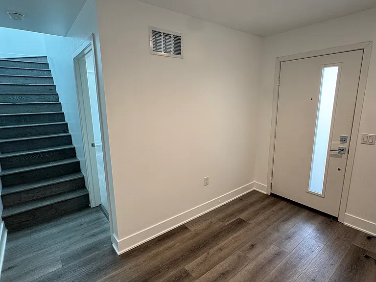 2921 Exposition Pl — Photo 15