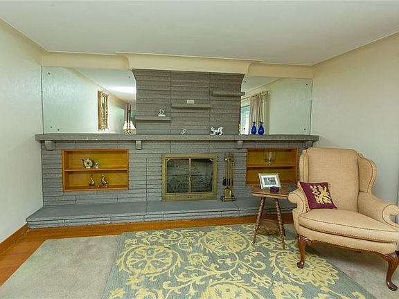 Just look at the focal point of this room.