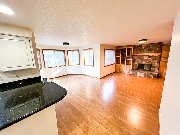 4th image of 13057 Sierra Vista Dr