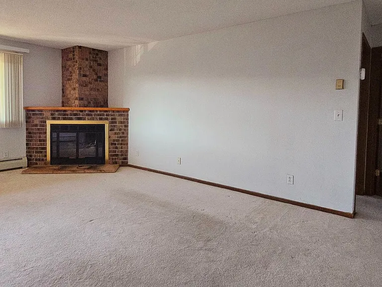 4350 Trenton Ln N #321 — Photo 3