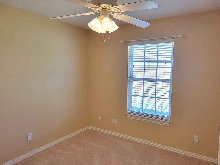 2301 Jadyn Ln — Photo 17