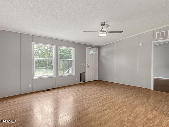 4th image of 113 Simon Latour Rd