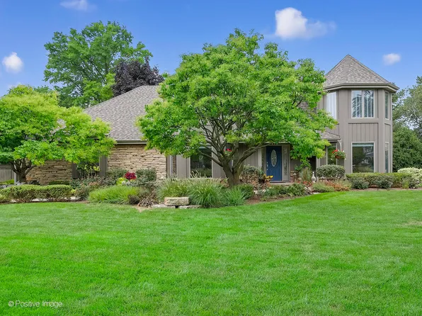 0N700 Coventry Dr, Wheaton, IL 60187