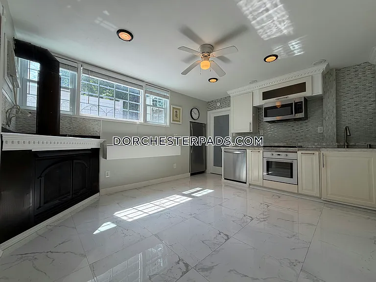 Savin Hill Ave — Photo 2
