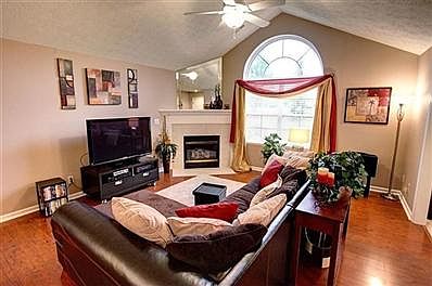 5th image of 43 Aberdeen Village Dr