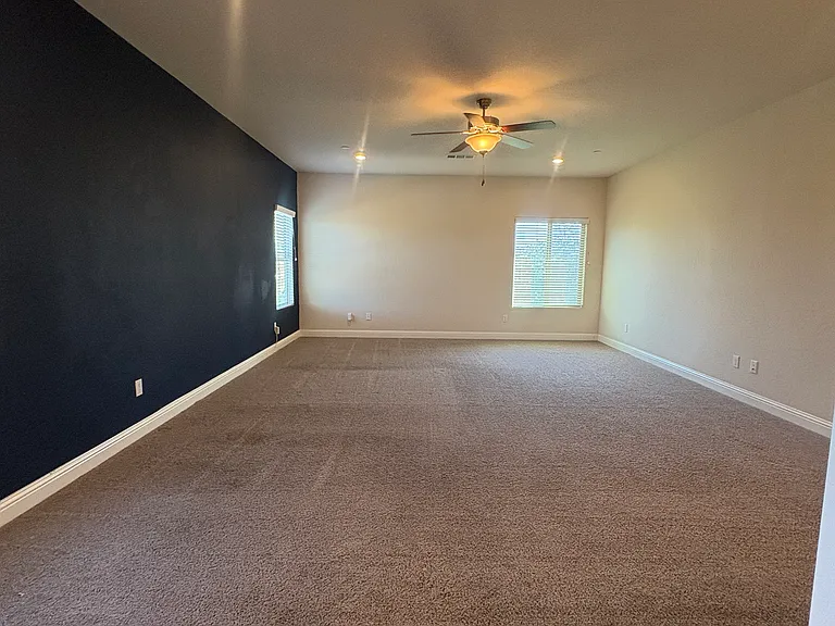 2214 N Hall Ct — Photo 13
