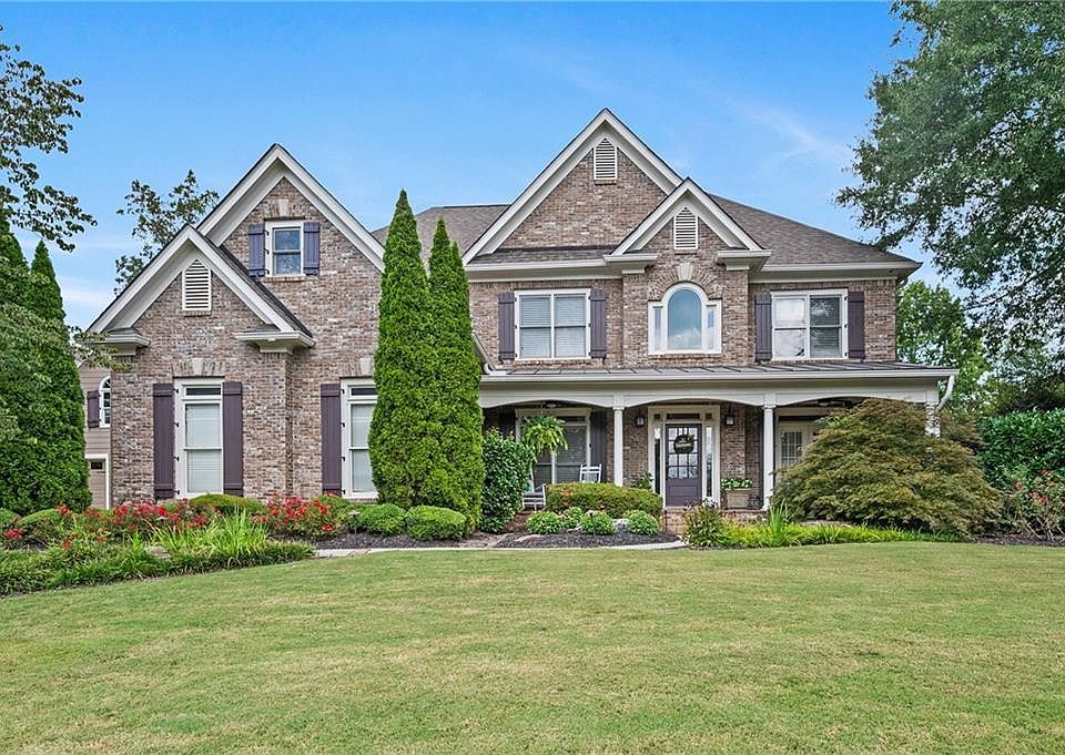 1st image of 810 Lake Ridge Ct