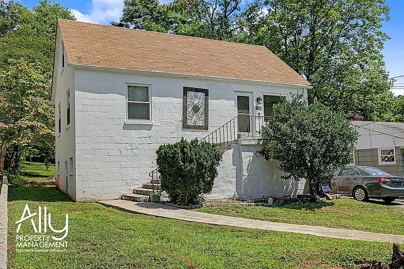 2 bed, 1.0 bath, 840 sqft, $1,625 — Photo 2