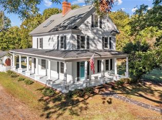 286 James Ln, Weems, VA 22576