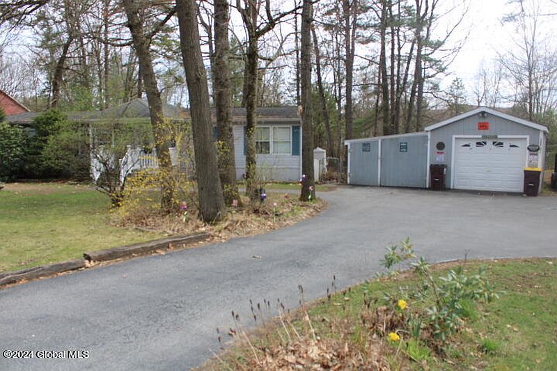 3rd image of 607 Geyser Road