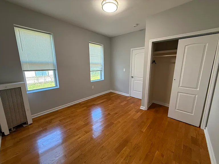 146 Manhattan Ave #3E — Photo 10