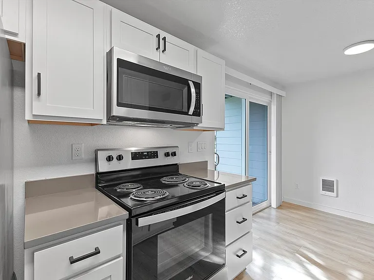 CEDAR MILL VILLAGE APARTMENTS — Photo 5