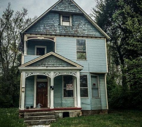 2nd image of 1111 Louisiana Ave