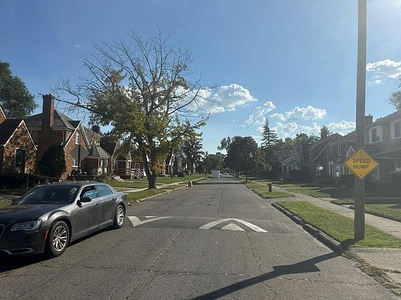 5th image of 15471 Saint Marys St