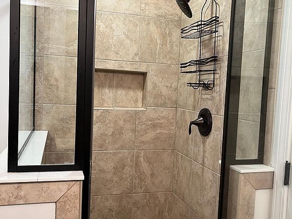 4th image of 93 Hiller Ln