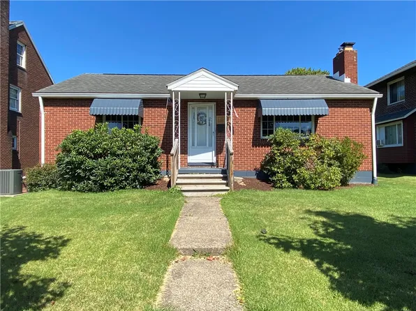 1015 Freeport Rd, Natrona Heights, PA 15065