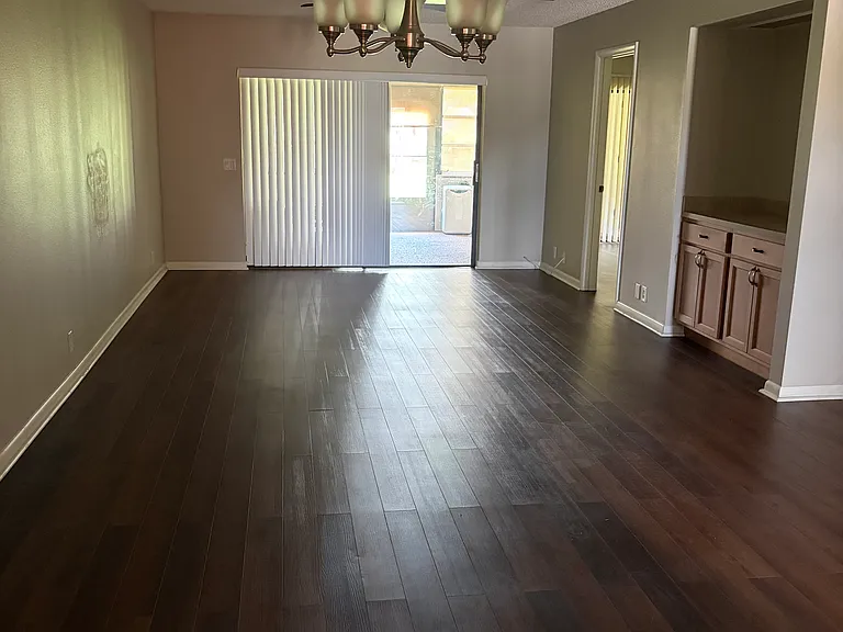 1084 Pelham Ct — Photo 5