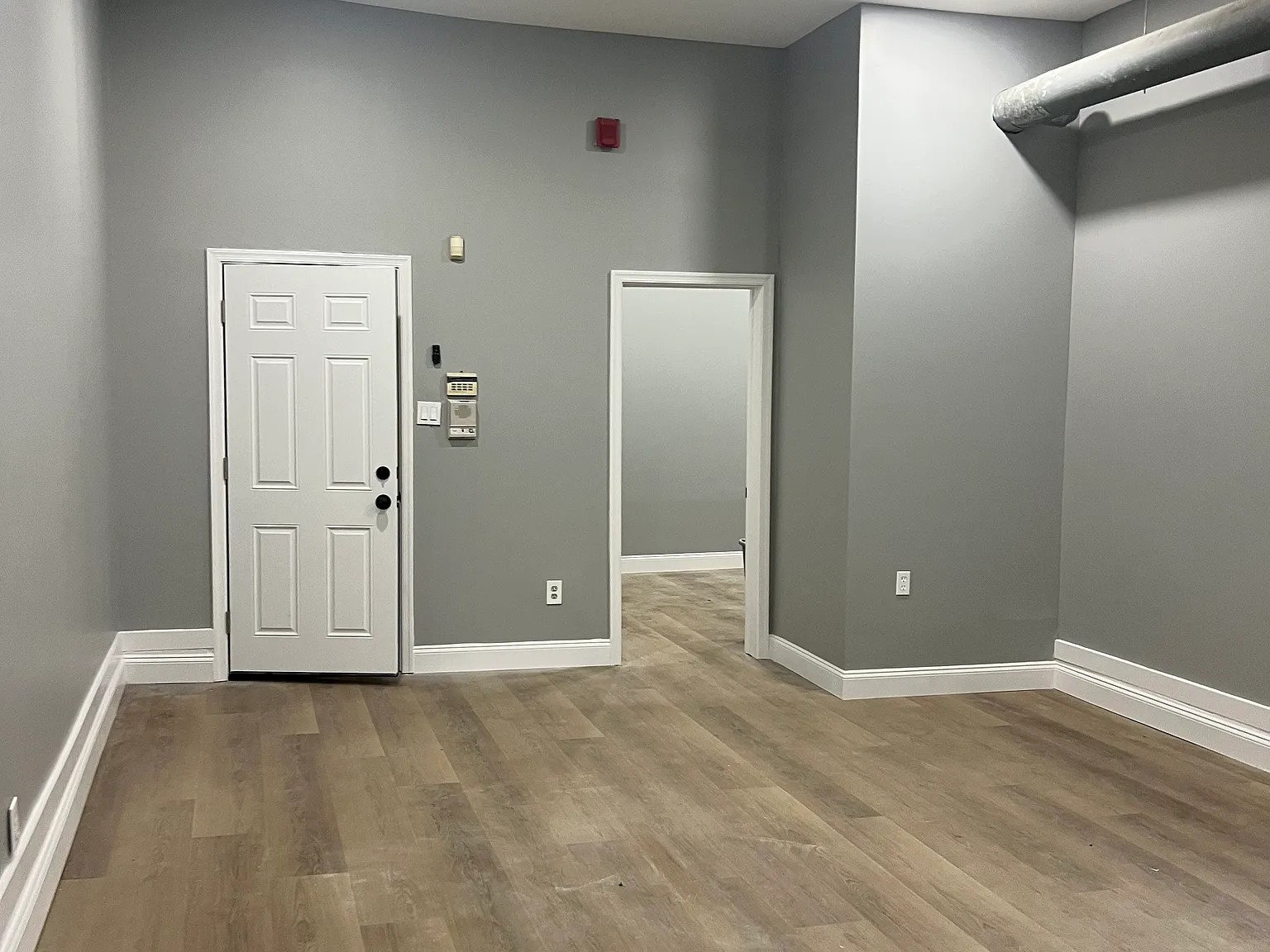 2 bed, 900 sqft, $2,200 — Photo 3
