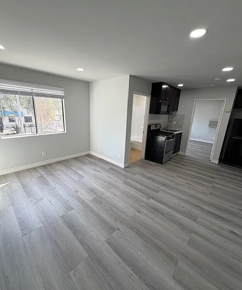 645 N New Hampshire Ave #7 — Photo 7