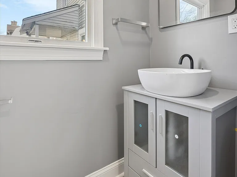 523 W Glenside Ave — Photo 22