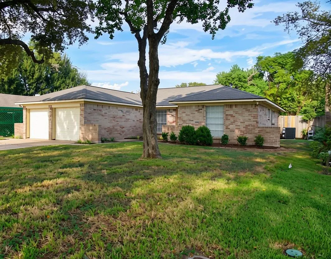 4 bed, 1487 sqft, $1,950 — Photo 2